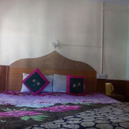 Hotel Everest Manāli Kültér fotó