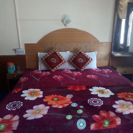 Hotel Everest Manāli Kültér fotó